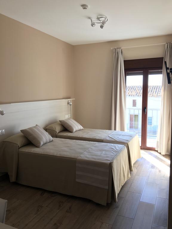 Hostal Los Encinares Villanueva de Cordoba Luaran gambar