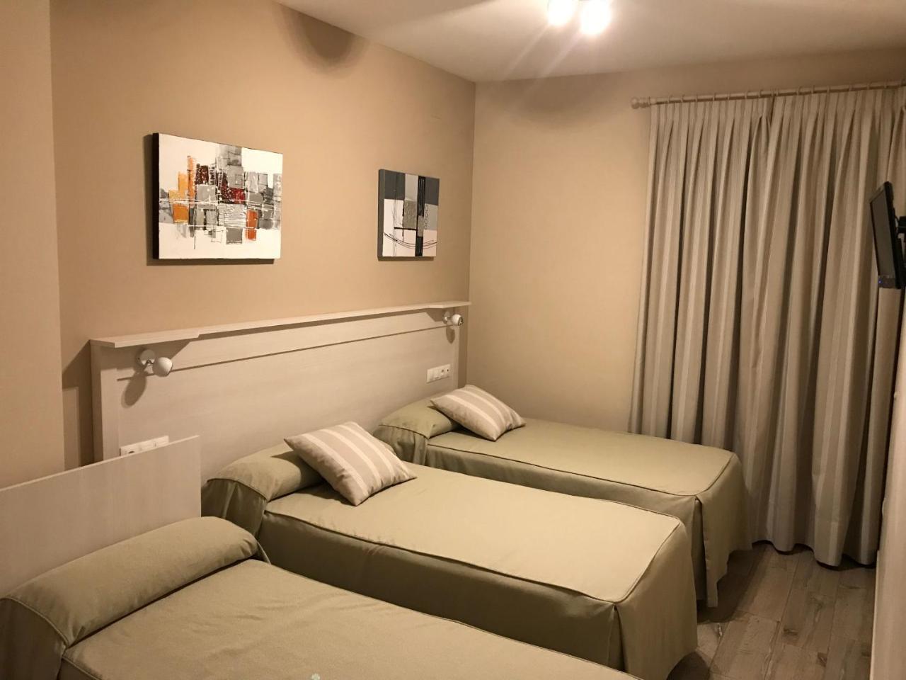 Hostal Los Encinares Villanueva de Cordoba Luaran gambar